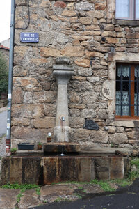 2024_09_04 De Chadernac (Le Brignon) à Langogne, IMG_7455 Fontaine rue de l’Entresac, Pradelles