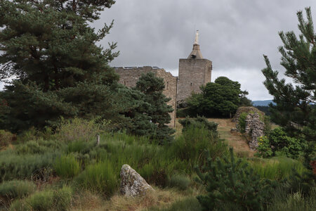 2024_09_05 De Langogne à La Bastide-Puylaurent, IMG_7508 Le château de Luc