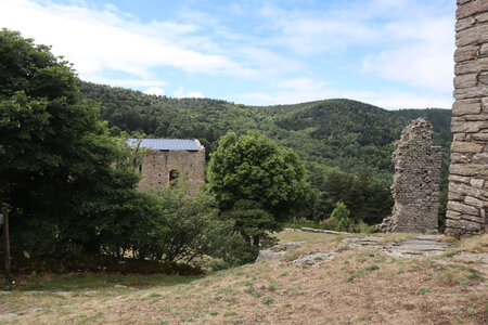 2024_09_05 De Langogne à La Bastide-Puylaurent, IMG_7524 Le château de Luc