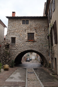 2024_09_08 De Villefort à Génolhac, IMG_7892 La rue de l’Arceau, Génolhac