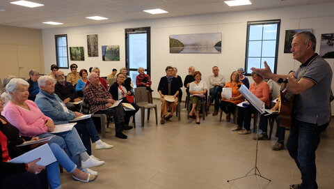  LANDEVENNEC Juillet 2024 --->Les Veillées-chansons en Bretagne Finistère : Album photos et vidéos de Christine, Claire, Claude, Francine, Marc, Marie, Monique, Sarah. Et des Veillées Partagées à Landévennec et à Tregarvan. , VLDSCF2503