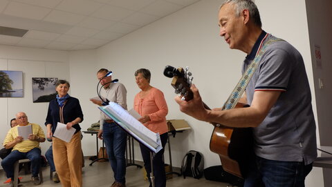  LANDEVENNEC Juillet 2024 --->Les Veillées-chansons en Bretagne Finistère : Album photos et vidéos de Christine, Claire, Claude, Francine, Marc, Marie, Monique, Sarah. Et des Veillées Partagées à Landévennec et à Tregarvan. , VLDSCF2547