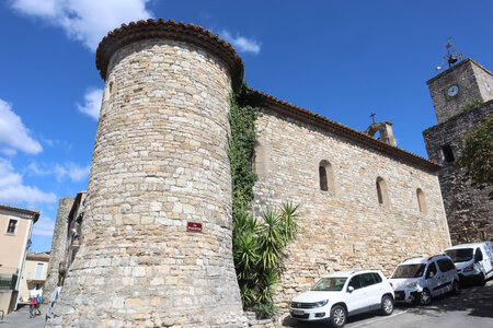 2024_09_12 De Vézénobres à Saint-Chaptes, IMG_8188 La tour du château et l’église Saint-Paul, Brignon