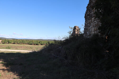 2024_09_13 De Saint-Chaptes à La Calmette, IMG_8235 Ruine avant le Mas d’Arnet