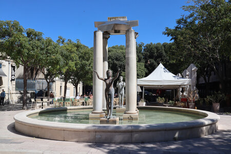 2024_09_14 De La Calmette à Nîmes, IMG_8328 Le bassin de la place d’Assas