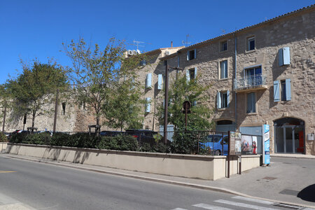 2024_09_15 De Nîmes à Saint-Gilles, IMG_8393 La place Frédéric Mistral, Saint-Gilles
