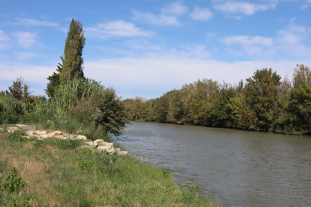 2024_09_16 Saint-Gilles, IMG_8554 Le canal en direction de Sète