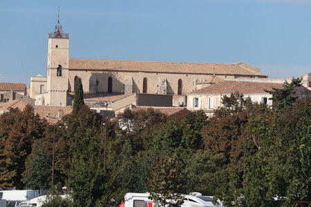 2024_09_16 Saint-Gilles, IMG_8564 L’église abbatiale depuis la place du 22 Août 1944