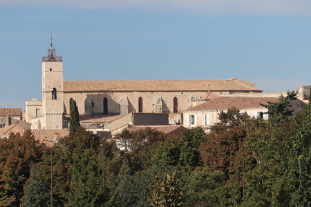 2024_09_16 Saint-Gilles, IMG_8567 L’église abbatiale depuis la place du 22 Août 1944