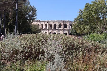 2024_09_17_Nîmes, IMG_8573 Les Arènes depuis l’esplanade Charles de Gaulle