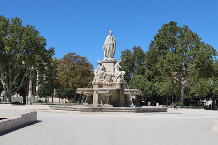 2024_09_17_Nîmes, IMG_8574 La fontaine Pradier