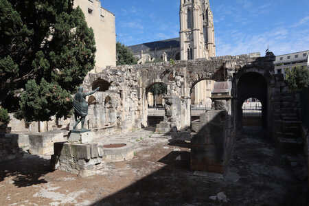 2024_09_17_Nîmes, IMG_8610 La porte d’Auguste