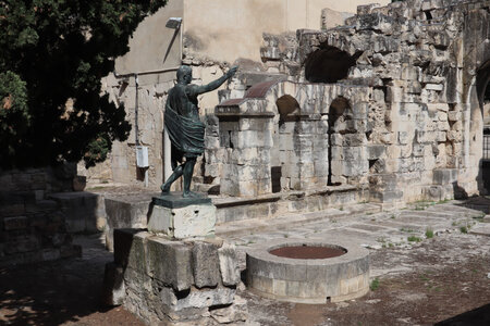 2024_09_17_Nîmes, IMG_8611 La porte d’Auguste