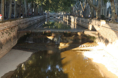 2024_09_17_Nîmes, IMG_8712 Le canal de la Fontaine