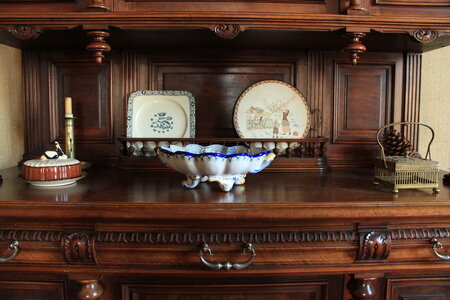 CHAMPAGNOLE-salle à manger, 1.1_Buffet Henri II_bibelots