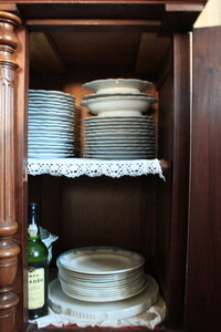 CHAMPAGNOLE-salle à manger, 1.5.0_Buffet Henri II_bas_porte droite