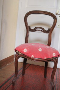 CHAMPAGNOLE palier 2e étage, 2_palier_chaise