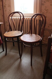 CHAMPAGNOLE Chambre des enfants, 3_chambre enfants_chaises