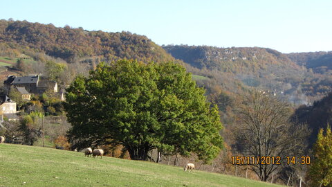 Ballade à Saint-Austremoine (Aveyron), Juste avant Saint-Austremoine