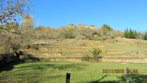 Ballade à Saint-Austremoine (Aveyron), En sortant du village