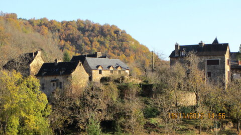 Ballade à Saint-Austremoine (Aveyron), Hameau