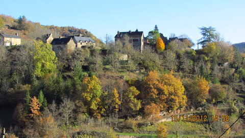 Ballade à Saint-Austremoine (Aveyron), Hameau