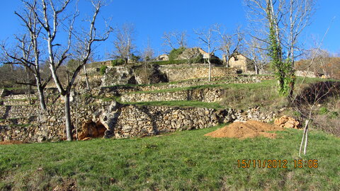 Ballade à Saint-Austremoine (Aveyron), Juste avant Mernac