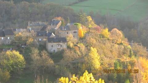 Ballade à Saint-Austremoine (Aveyron), Vue à partir de Fontcoussergues 