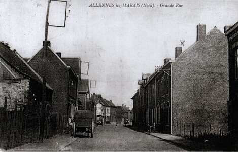 ALLENNES LES MARAIS, Grande rue