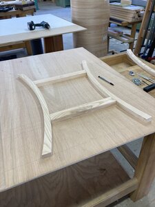 Ouvrages, Piètement cintré en frêne