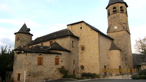 Lugan (Aveyron), Ancienne commanderie templière et église
