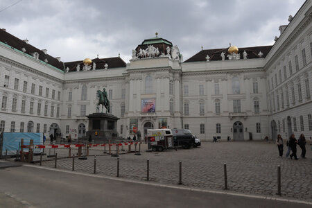 2025_05_06 Vienne, IMG_8937 Josephplatz et la bibliothèque nationale
