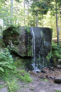 2025 06 24a L'Ormont, IMG_9828 La fontaine des Molières