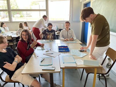 Stage Faire des mathématiques autrement, juin 2025, A-tuteurs+bridge-0