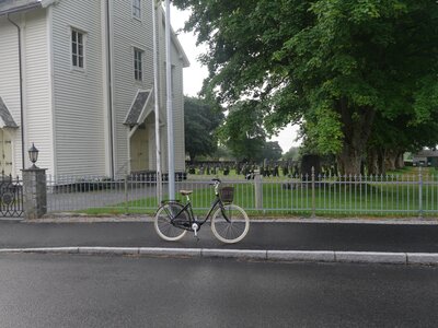 Vélo à Vigra, Cimetière
