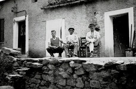 Santa Lucia di Mercurio, 32 Henri  Giovanni Giraldi et Paul Poca&iuml; sur la terrasse des Poca&iuml;