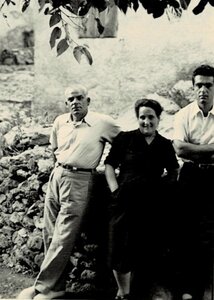 Santa Lucia di Mercurio, 51 Jean-Paul  Pascaline et Antoine Dini devant leur maison
