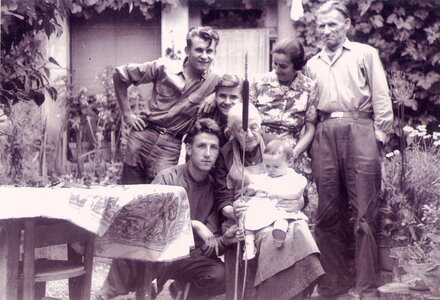Famille Durocq, 1958_James_Gilbert_Louis_ArriereGrandMere_Catherine_Mémé_Pépé_Durocq_600_100_C