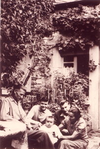 Famille Durocq, 1958_Pépé_Louis_Catherine_James_Mémé_Durocq_720_100_C