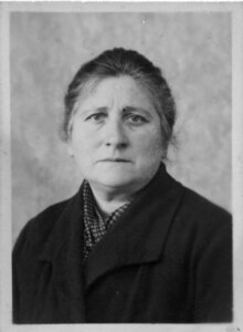 Famille Brouhard, 193x_Mémé_Brouhard_300_400_NB