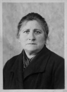 Famille Brouhard, 193x_Mémé_Brouhard_300_500_NB