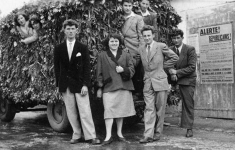 Famille Brouhard, 1954_Maman_xx_JeanPierre_xx_300_350_NB