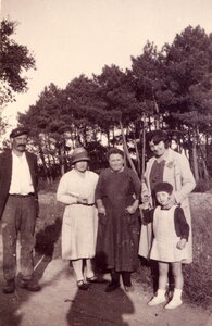 Famille Brouhard, 1929_Pépé_Mémé_ArriereGrandMereBrouhard_xx_Suzie_Brouhard_720_100_C