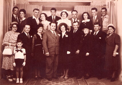Famille Brouhard, 1949_Yves_Suzie_Pépé_Mémé_Maman_JeanPierre_Brouhard_400_130_C