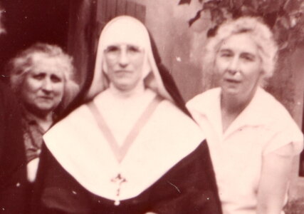 Famille Brouhard, 1953_Mémé_Tantes_Gabrielle_Angèle_Salmon_1200_200_C