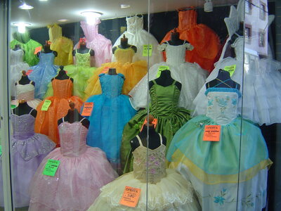 2014 Chiapas, calle de las Quincea&ntilde;eras 002