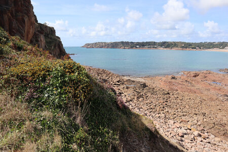2025_09_05 Jersey de St-Helier à La Corbiere, IMG_0286_La baie de Ouaisne et la pointe de la Moye