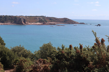 2025_09_05 Jersey de St-Helier à La Corbiere, IMG_0291_La pointe de La Fret depuis Le Coleron