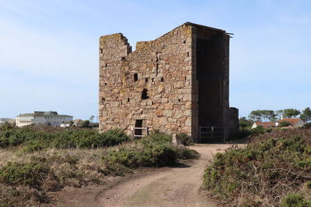 2025_09_05 Jersey de St-Helier à La Corbiere, IMG_0310_La tour de la Lande de l’Ouest