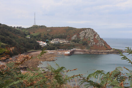 2025_09_07 Jersey de Devil's Hole à St-Catherine, IMG_0388_La baie de Bonne Nuit et la Tete de Fremont